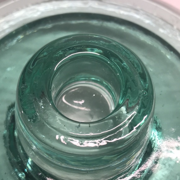 Recycled Vintage Green Glass Single Taper Candleholder - Picture 6 of 11